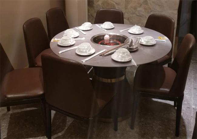 潮汕牛肉火锅包房8人位电磁炉火锅餐桌
