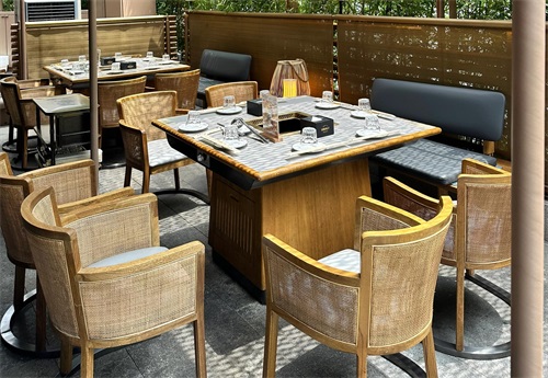 川西坝子火锅家具案例：传递地道巴蜀风情的匠心之作