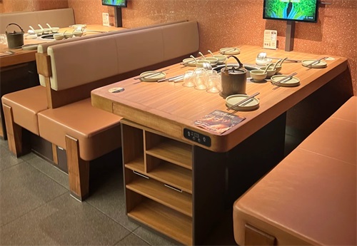 巴奴火锅桌椅定制案例：提升顾客体验与品牌形象的舒适餐厅环境