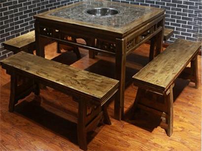 <b>欧冠轩仿古实木火锅桌 要的就是这个味儿</b>