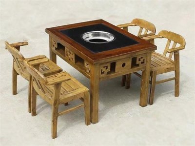 深圳火锅店桌椅的两种材质