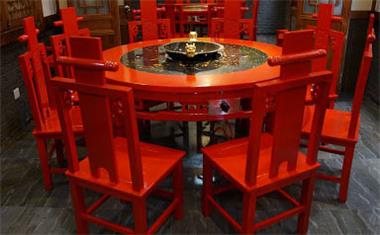 火锅桌子多少钱一张？如何购买到性价比高的火