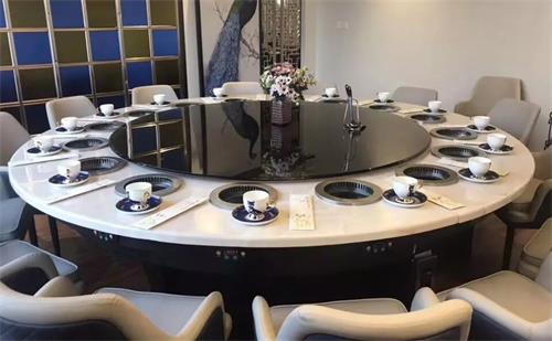 在哪购买无烟火锅桌,智能无烟火锅桌椅走红三门