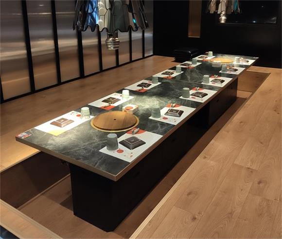 大理石无烟烧烤餐桌_烧烤店自助无烟烧烤桌子